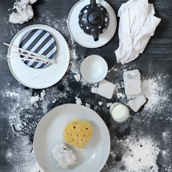 Frühstücksteller aus Keramik "bold & basic" (Weiß) von HKliving